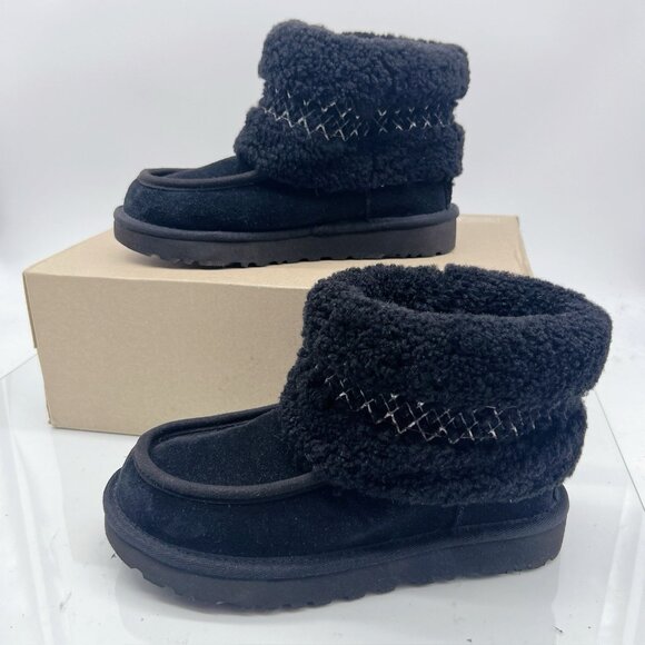 UGG Classic Mini Braid Sheepskin Ankle Boots Fur Black 1148930 Womens US 6 EU 37 - Picture 4 of 12